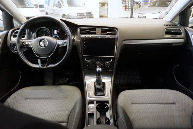 2018 VOLKSWAGEN GOLF - 21