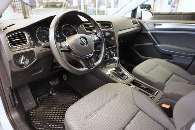 2018 VOLKSWAGEN GOLF - 9