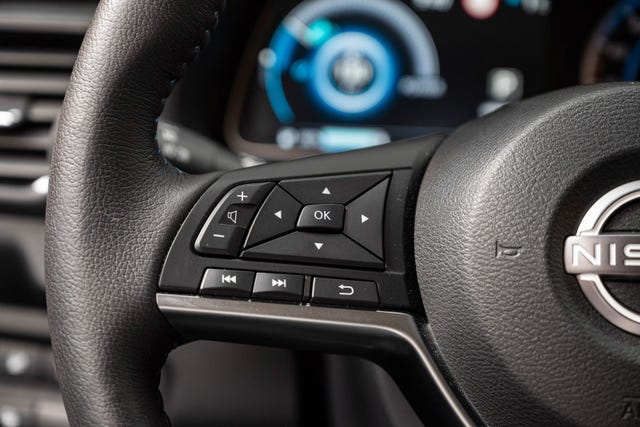 2022 NISSAN LEAF - 12