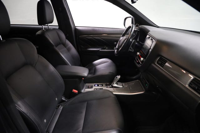 2020 MITSUBISHI OUTLANDER - 9