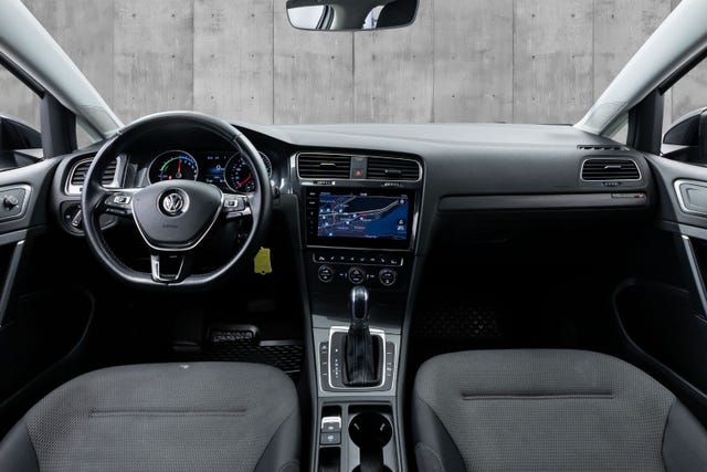 2019 VOLKSWAGEN GOLF - 13
