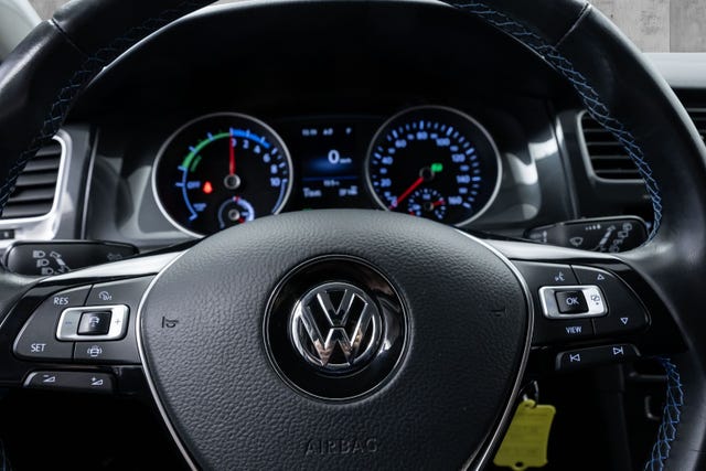 2019 VOLKSWAGEN GOLF - 18