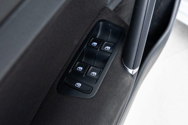 2019 VOLKSWAGEN GOLF - 28
