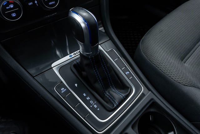 2019 VOLKSWAGEN GOLF - 27