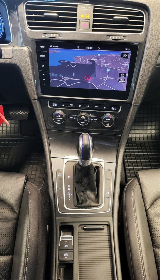 2019 VOLKSWAGEN GOLF - 14