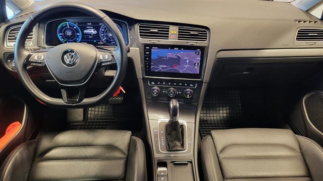 2019 VOLKSWAGEN GOLF - 13