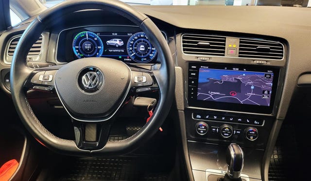 2019 VOLKSWAGEN GOLF - 15