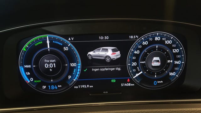 2019 VOLKSWAGEN GOLF - 17