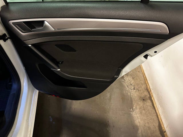 2015 VOLKSWAGEN GOLF - 10
