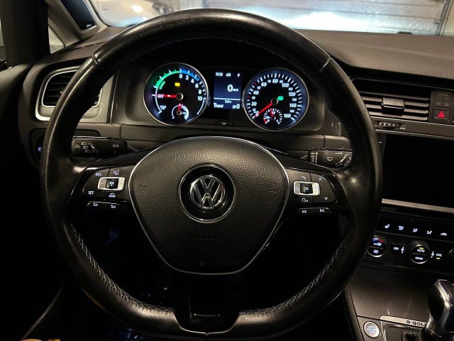 2015 VOLKSWAGEN GOLF - 16