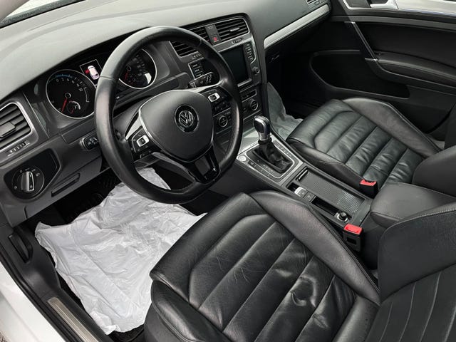 2015 VOLKSWAGEN GOLF - 9