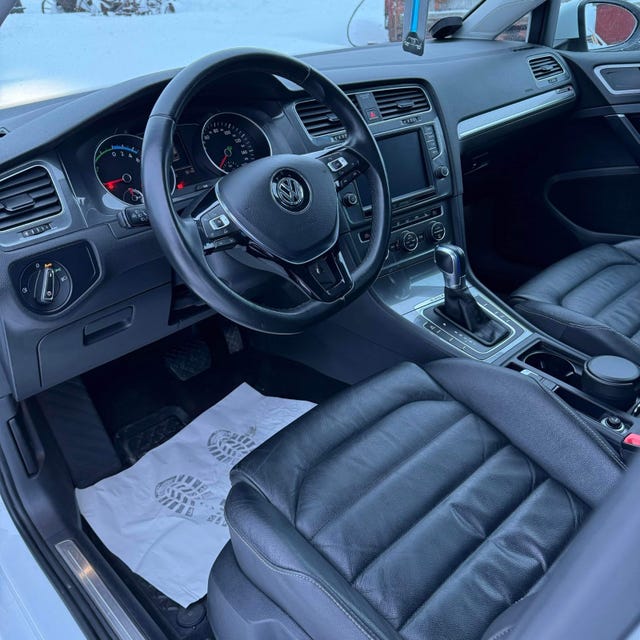 2015 VOLKSWAGEN GOLF - 14