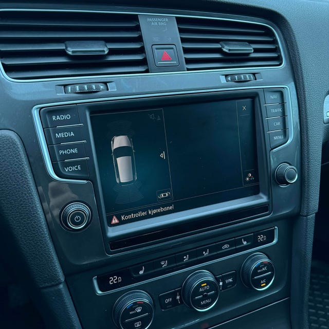 2015 VOLKSWAGEN GOLF - 28