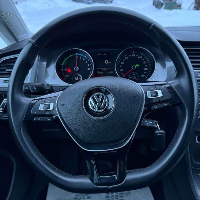 2015 VOLKSWAGEN GOLF - 24