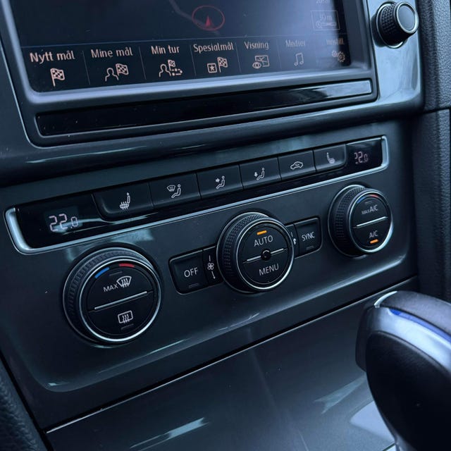 2015 VOLKSWAGEN GOLF - 29