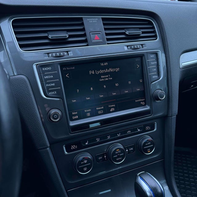 2015 VOLKSWAGEN GOLF - 27