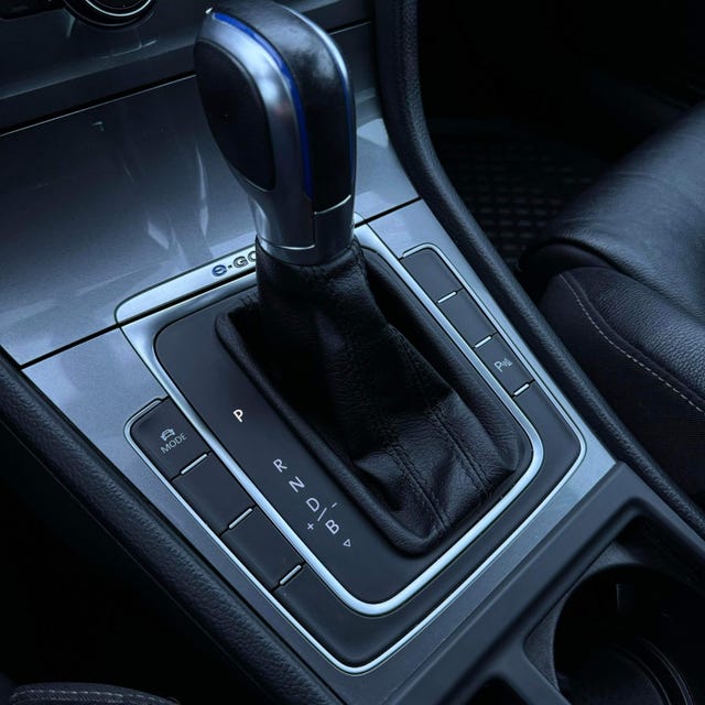 2015 VOLKSWAGEN GOLF - 30