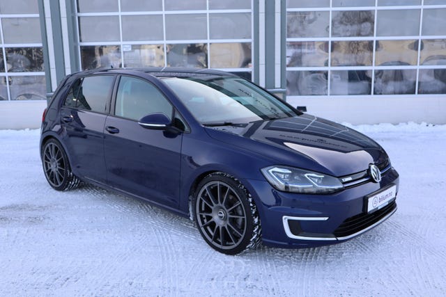 WVWZZZAUZJW902431 2018 VOLKSWAGEN GOLF-1