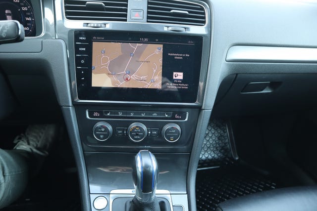 2018 VOLKSWAGEN GOLF - 25