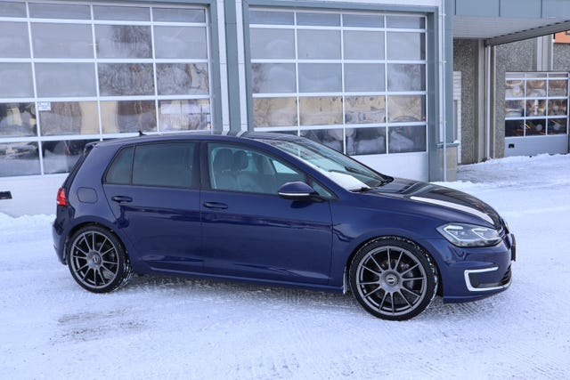 WVWZZZAUZJW902431 2018 VOLKSWAGEN GOLF-4