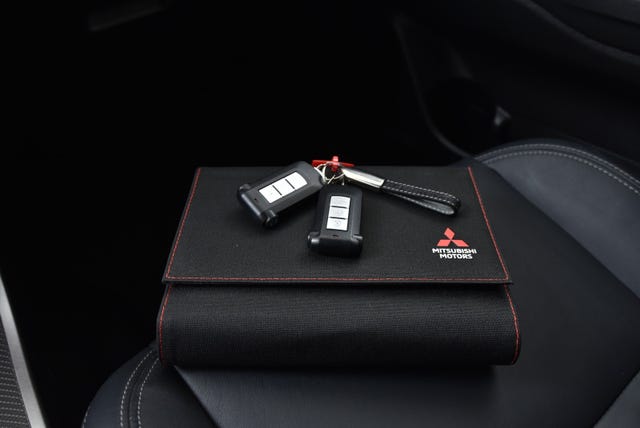 2020 MITSUBISHI OUTLANDER - 24