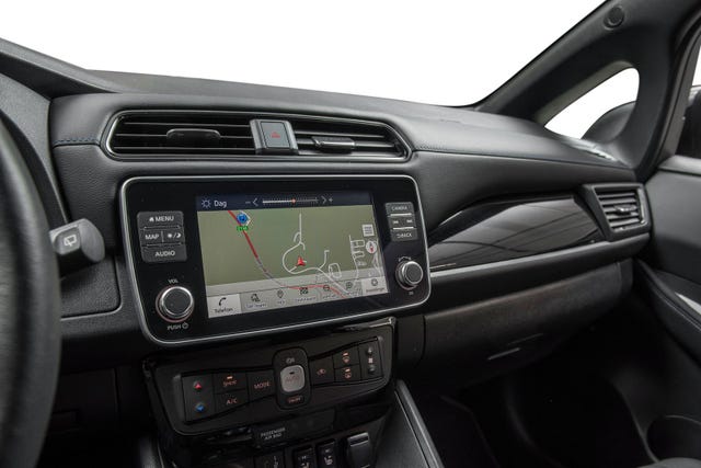 2022 NISSAN LEAF - 19