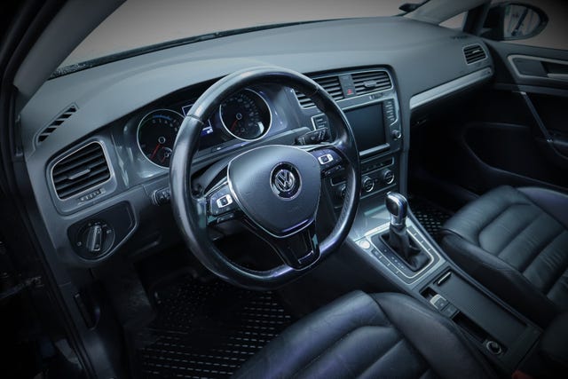 2015 VOLKSWAGEN GOLF - 8