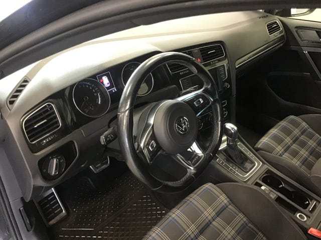 2015 VOLKSWAGEN GOLF - 19