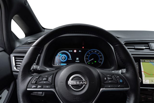 2022 NISSAN LEAF - 11