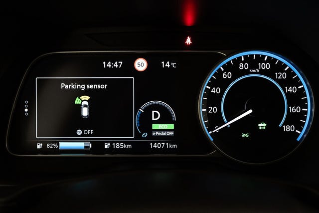 2022 NISSAN LEAF - 18
