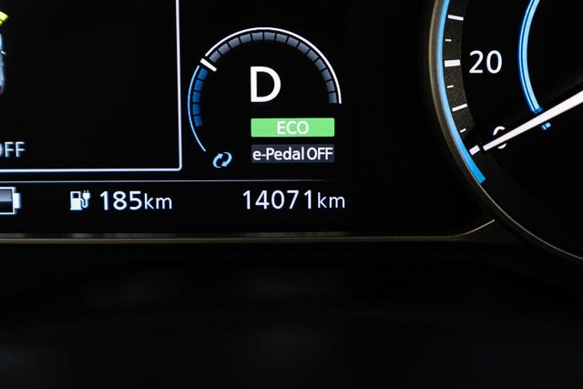2022 NISSAN LEAF - 19