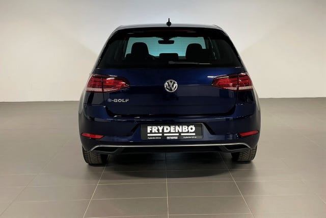 WVWZZZAUZJW907332 2018 VOLKSWAGEN GOLF-3