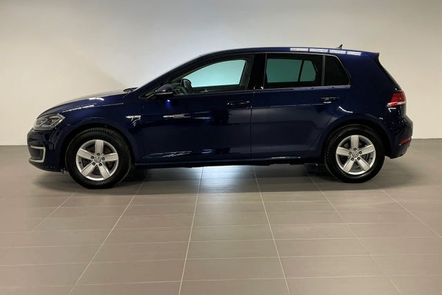 WVWZZZAUZJW907332 2018 VOLKSWAGEN GOLF-5