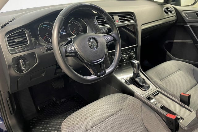 2018 VOLKSWAGEN GOLF - 10