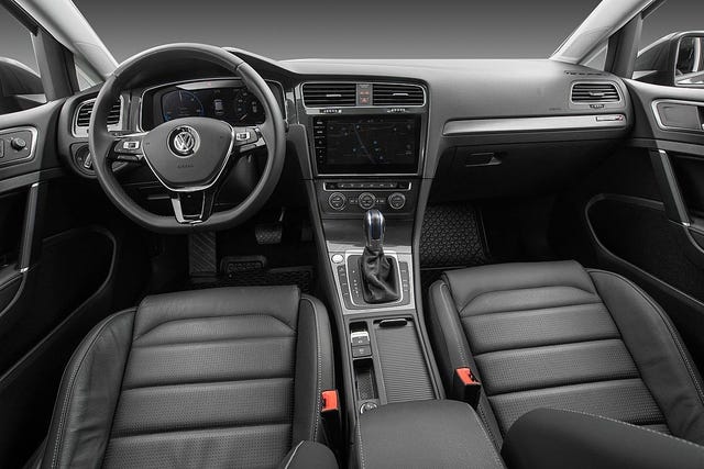 2018 VOLKSWAGEN GOLF - 10