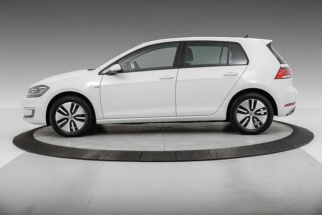 WVWZZZAUZJ8902709 2018 VOLKSWAGEN GOLF-1