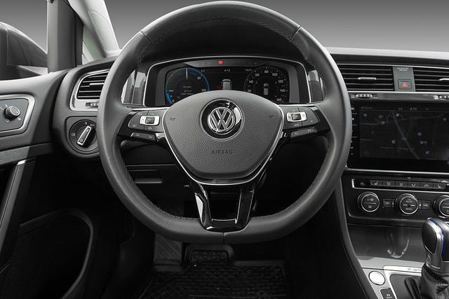 2018 VOLKSWAGEN GOLF - 19