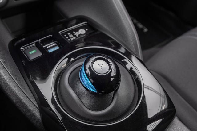 2022 NISSAN LEAF - 12
