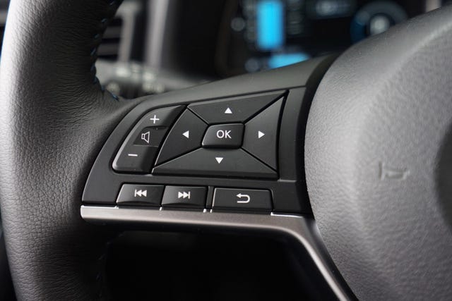 2022 NISSAN LEAF - 24