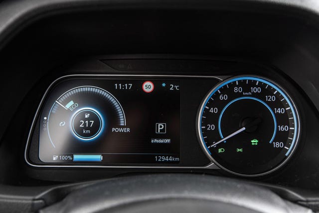 2022 NISSAN LEAF - 17