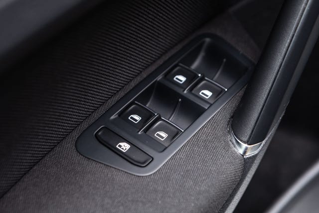 2015 VOLKSWAGEN GOLF - 27