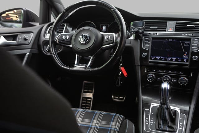 2015 VOLKSWAGEN GOLF - 23