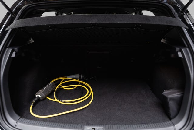 2015 VOLKSWAGEN GOLF - 28