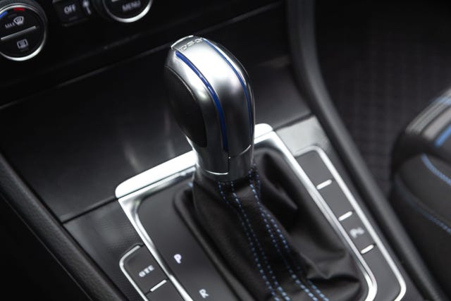 2015 VOLKSWAGEN GOLF - 26