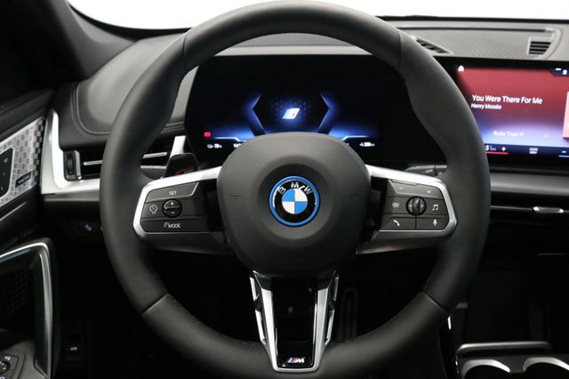 2023 BMW IX1 - 33