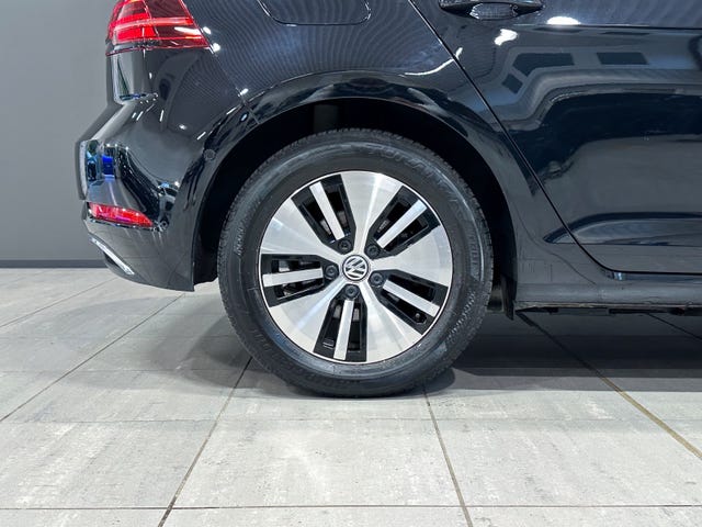 2018 VOLKSWAGEN GOLF - 10
