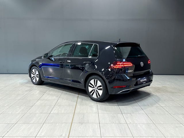 WVWZZZAUZJ8906649 2018 VOLKSWAGEN GOLF-2