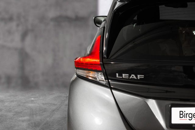 2022 NISSAN LEAF - 8