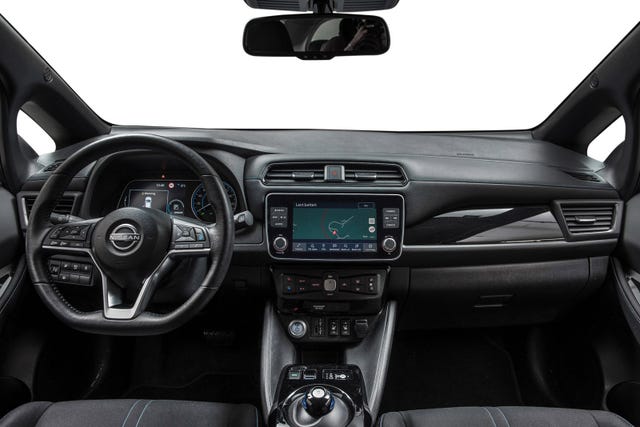 2022 NISSAN LEAF - 13