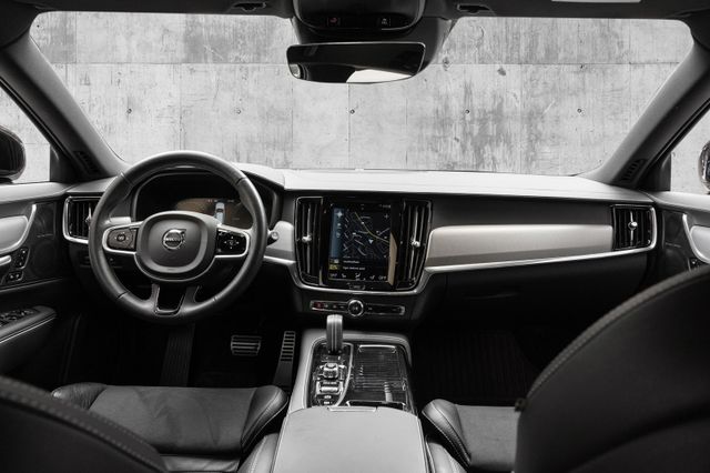 2021 VOLVO V90 - 15